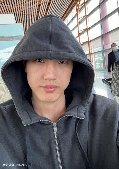 叶忠全听到这话，一副慷慨赴死的表情，冷声道：如果没有任何讨价还价的余地，那我就不必谈了，如果你们殿主不怕引发公愤，大可来叶家杀了我，反正我这一把年纪，死不足惜了。